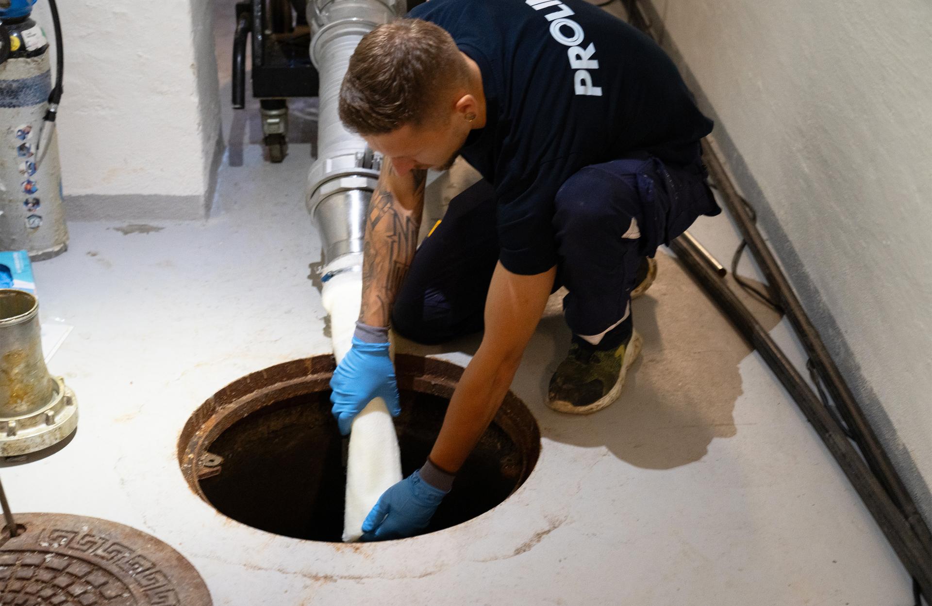 Strømpeforing af kloak i Danmark.